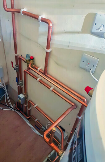 https://plumberjoondalup.com.au/uploads/2025/06/hot-water-301986.jpg